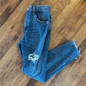 Abercrombie & Fitch High Rise Mom Jeans